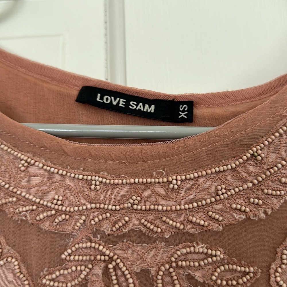 Pretty blouse! - Picture 2 of 3